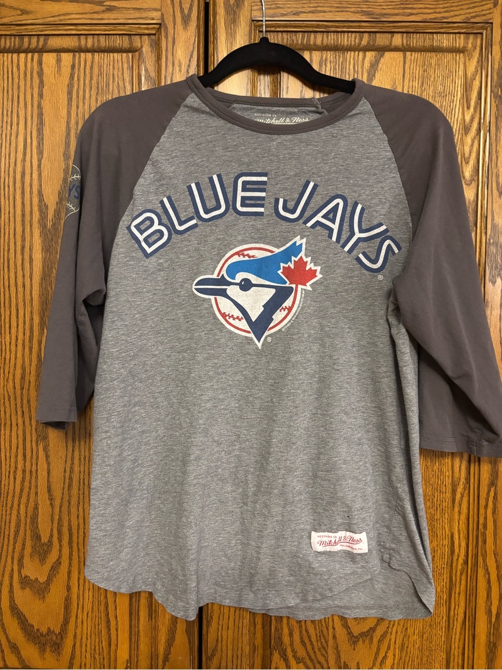 Vintage Women’s Mitchell & ness blue  Jays Raglan Jersey -  size medium